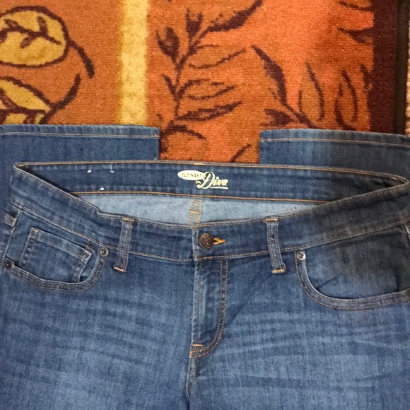 BNWOT OLD NAVY DIVA JEANS SIZE 12 REGULAR - Picture 3 of 8